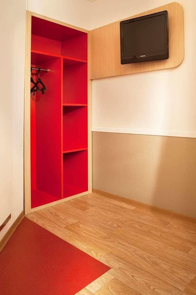 Premiere Classe Valenciennes Ouest Petite Foret Luaran gambar